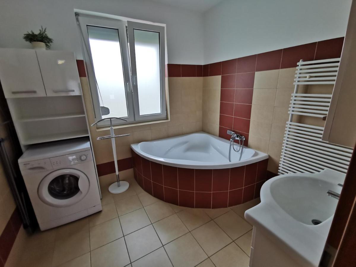 Hajdúszoboszló Freedom Apartman מראה חיצוני תמונה