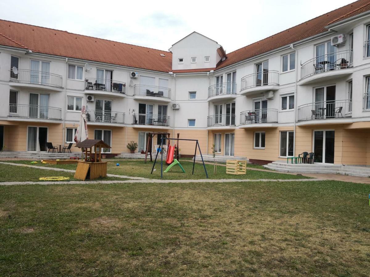 Hajdúszoboszló Freedom Apartman מראה חיצוני תמונה