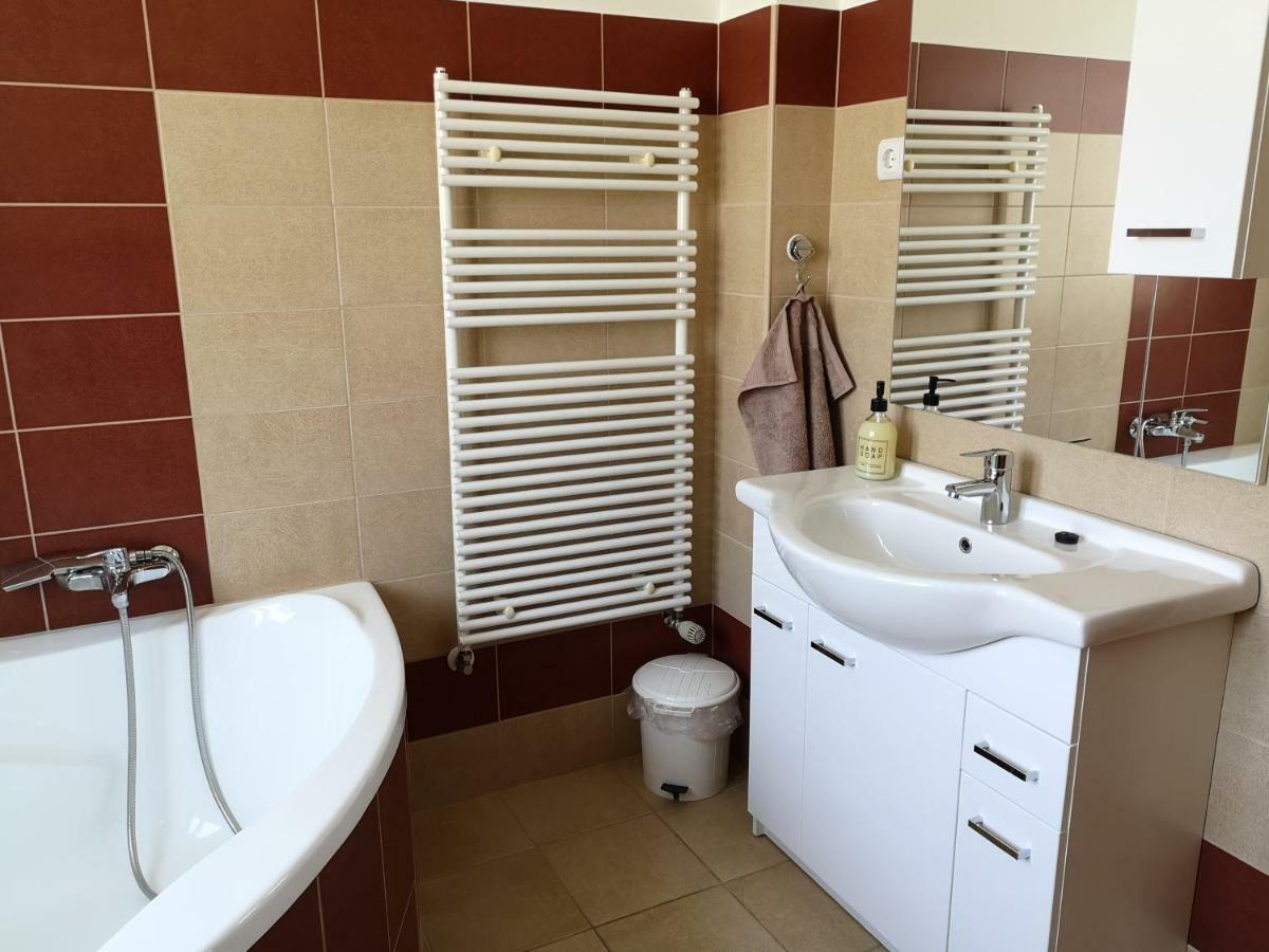 Hajdúszoboszló Freedom Apartman מראה חיצוני תמונה